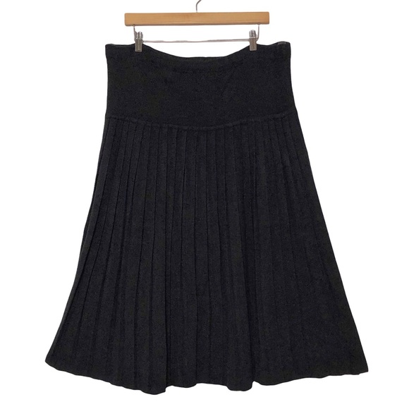 Vintage Dresses & Skirts - Vintage Hand Knit Pleated Midi Skirt